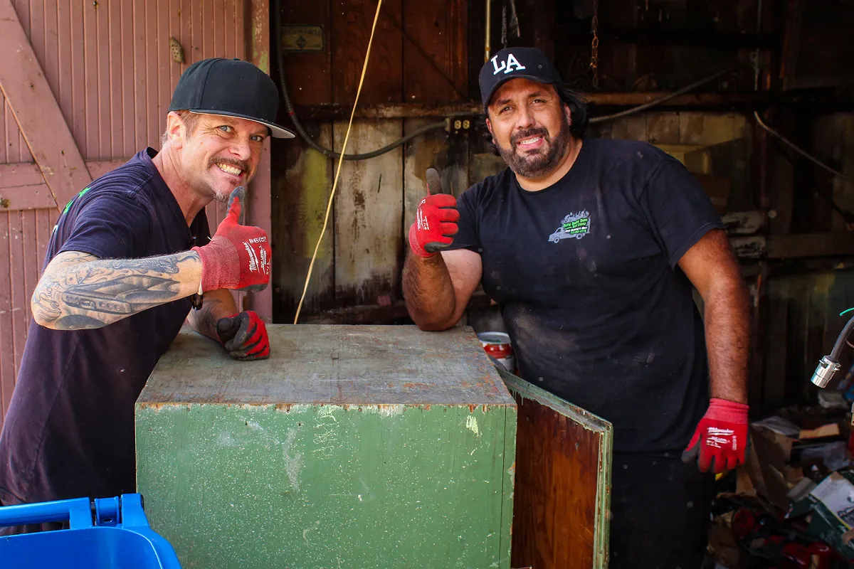 dirty junk removal happy crew